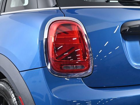 Certified 2022 MINI Cooper 4-Door Hardtop image 8