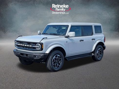 New 2026 Ford Bronco Outer Banks AWD/4WD image 1