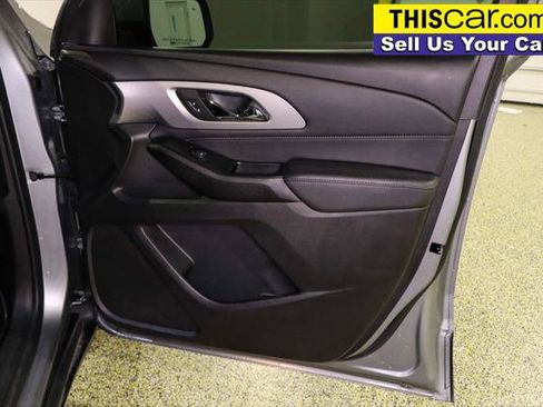 Used 2023 Chevrolet Traverse LT image 29
