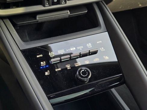 Used 2025 Porsche Macan Electric image 24