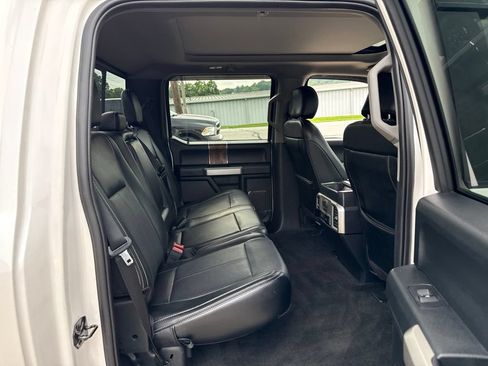 Used 2019 Ford F150 Lariat w/ Equipment Group 502A Luxury AWD/4WD image 14