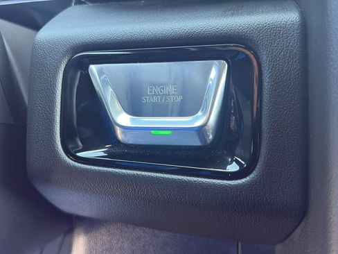 Used 2025 GMC Yukon XL Denali AWD/4WD image 37