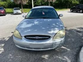 Used 2002 Ford Taurus SE FWD image 2