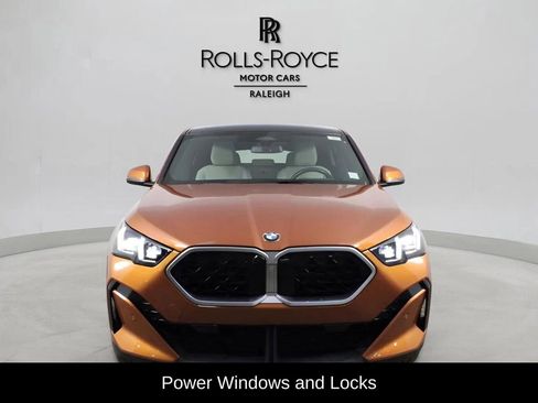 Used 2025 BMW X2 xDrive28i AWD/4WD image 2