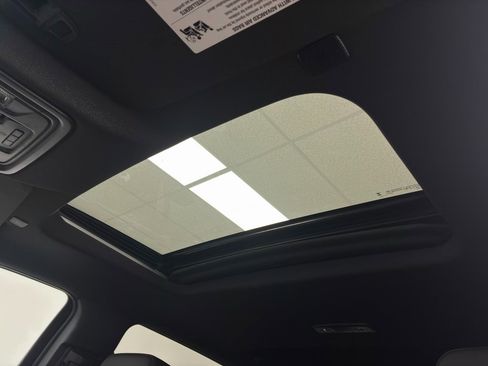 Used 2023 GMC Sierra 1500 AT4 w/ Technology Package image 33