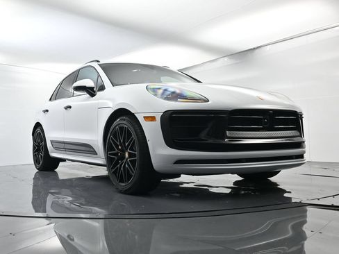 Certified 2025 Porsche Macan GTS AWD/4WD image 54