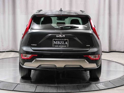 Used 2023 Kia Niro EX Touring FWD image 3
