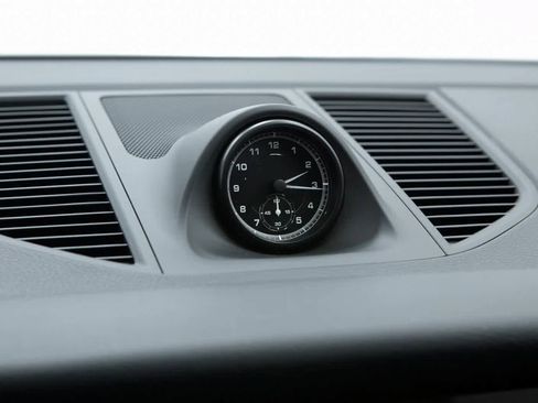 Certified 2025 Porsche Macan image 23