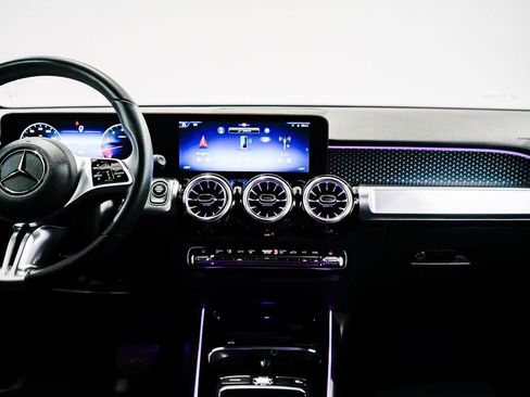 Certified 2025 Mercedes-Benz GLB 250 image 12