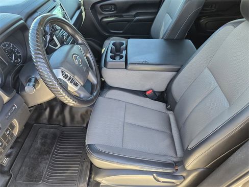 Used 2017 Nissan Titan S image 11