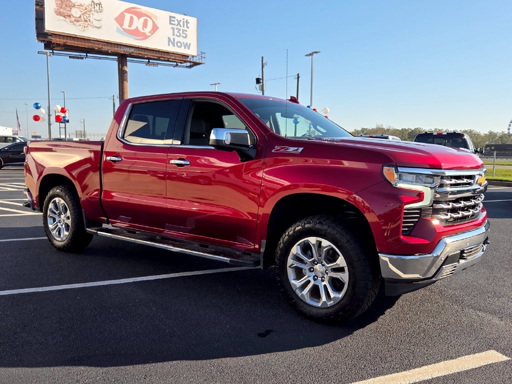 Used 2023 Chevrolet Silverado 1500 LTZ AWD/4WD image 15