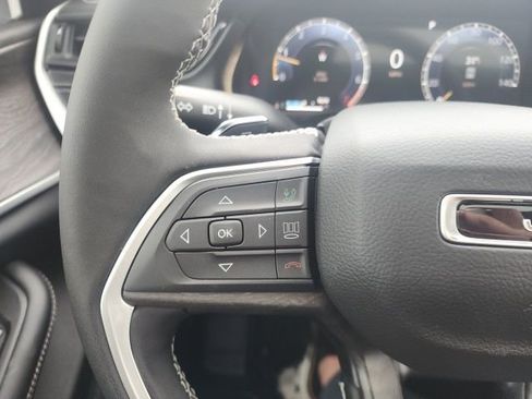 New 2026 Jeep Grand Cherokee Altitude image 12