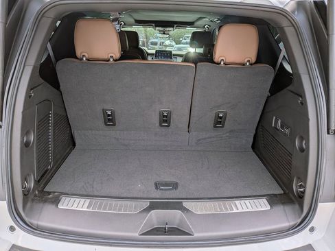 Used 2023 Chevrolet Tahoe High Country image 13