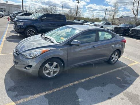 Used 2013 Hyundai Elantra GLS w/ Preferred Pkg image 6