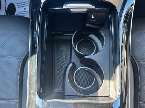 Used 2026 Mercedes-Benz GLC 300 4MATIC image 32