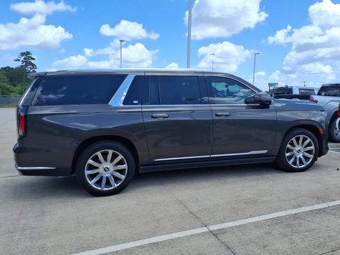 Used 2021 Cadillac Escalade ESV Premium Luxury Platinum AWD/4WD image 8