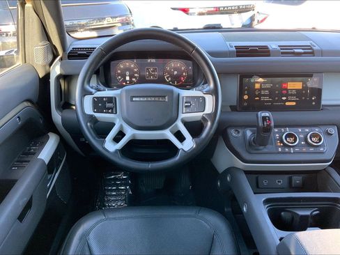 Used 2023 Land Rover Defender 110 S image 5
