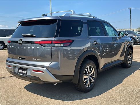 New 2025 Nissan Pathfinder SL w/ Cargo Package image 8