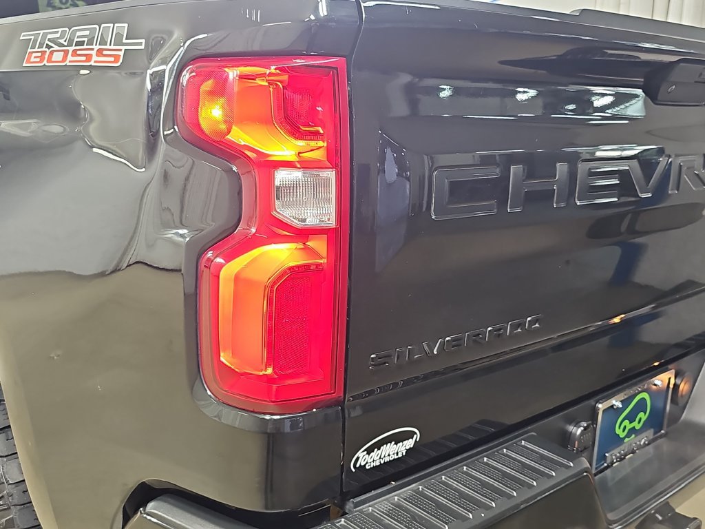 Used 2020 Chevrolet Silverado 1500 LT Trail Boss AWD/4WD image 38