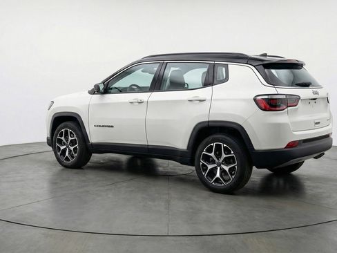 Used 2025 Jeep Compass Limited image 6