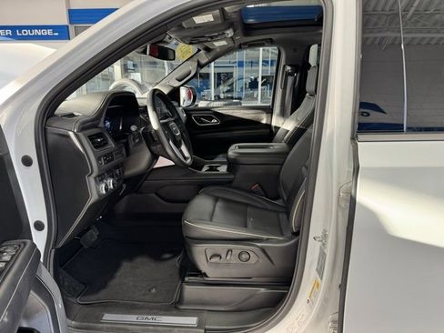 Used 2023 GMC Yukon SLT image 8