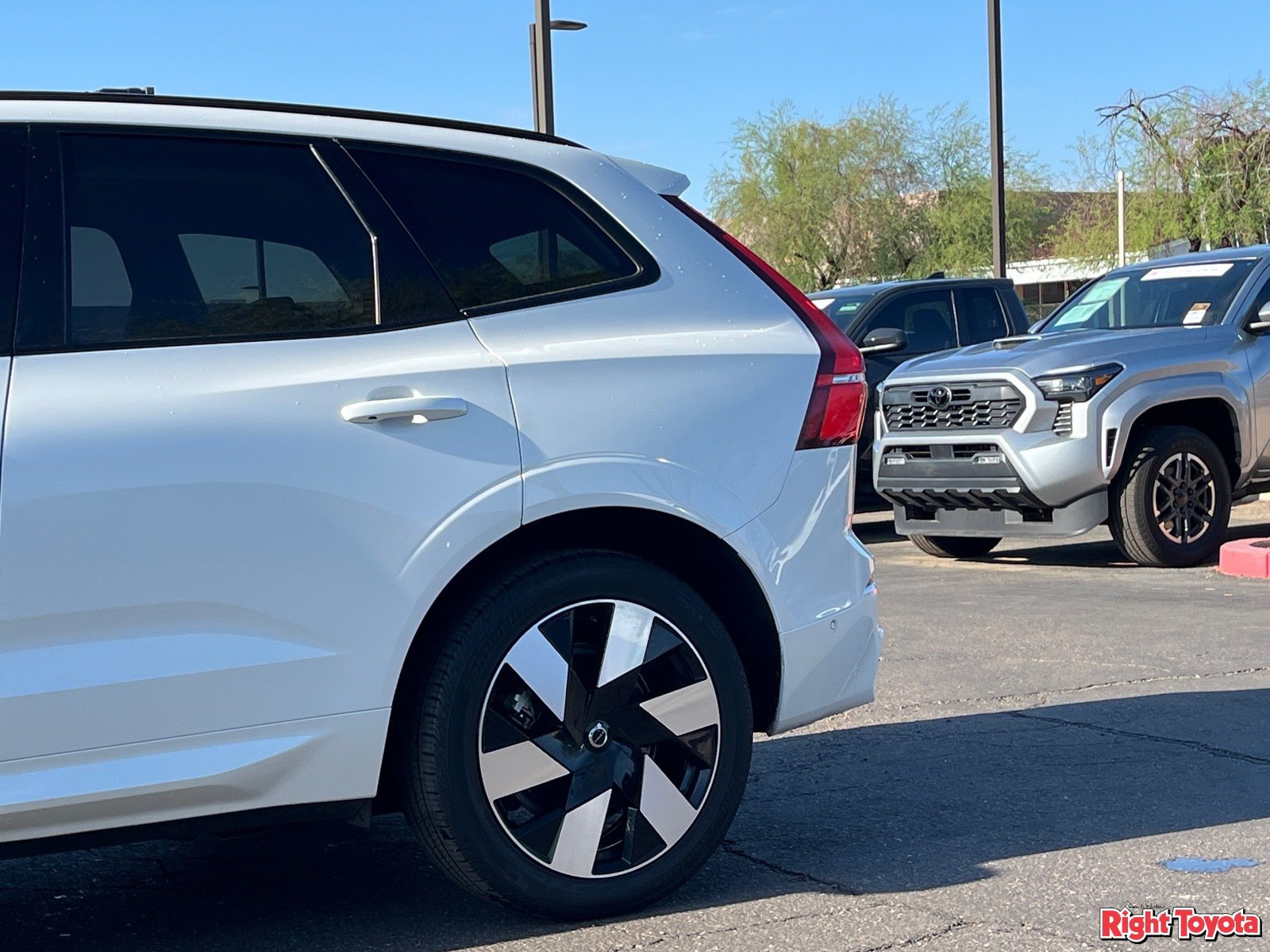 Used 2025 Volvo XC60 T8 Plus AWD/4WD image 10