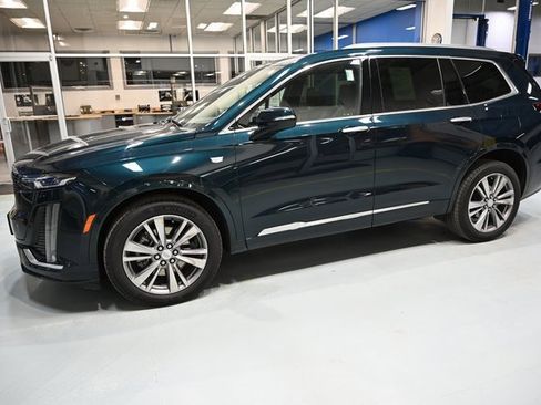 Used 2025 Cadillac XT6 Premium Luxury image 7