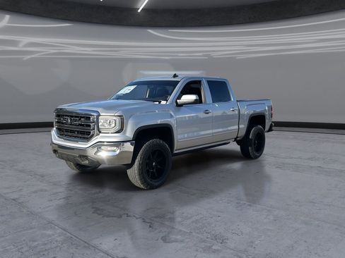 Used 2018 GMC Sierra 1500 SLE w/ SLE Value Package image 3