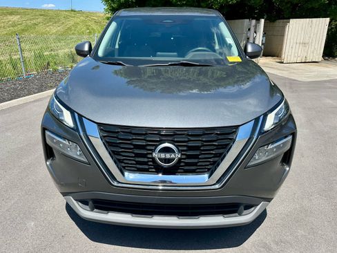 Used 2023 Nissan Rogue SV FWD image 2