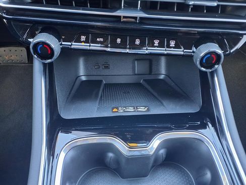 New 2026 Chevrolet Traverse High Country image 16