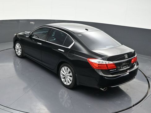 Used 2015 Honda Accord Touring image 18