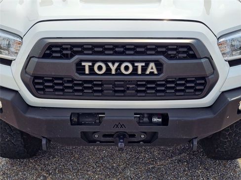 Used 2023 Toyota Tacoma TRD Sport w/ Advanced Technology Package AWD/4WD image 9