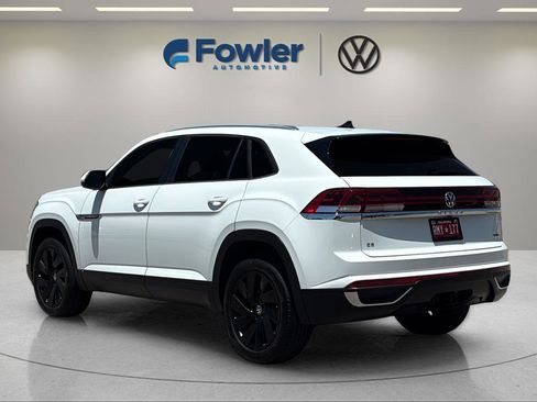 Used 2025 Volkswagen Atlas Cross Sport SE AWD/4WD image 5