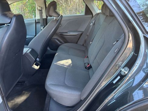 Used 2025 Kia K4 LXS image 27