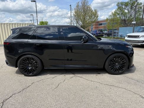 Used 2024 Land Rover Range Rover Sport AWD/4WD image 4