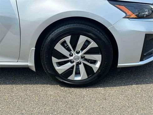 Certified 2024 Nissan Altima 2.5 S image 7