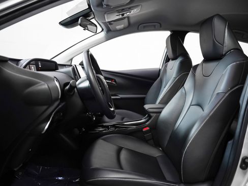 Used 2021 Toyota Prius Prime XLE image 8