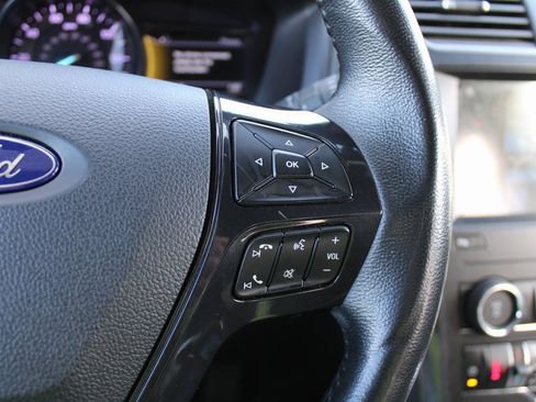 Used 2018 Ford Explorer XLT w/ Equipment Group 202A image 30