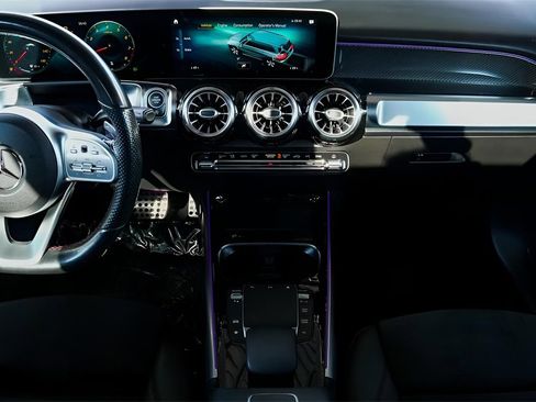 Used 2021 Mercedes-Benz GLB 250 GLB 250 image 35