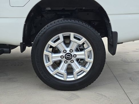Used 2024 Nissan Titan SV w/ SV Convenience Package image 35