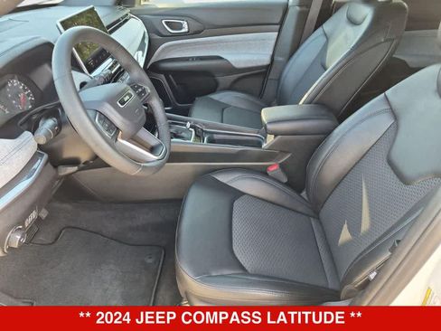 Used 2024 Jeep Compass Latitude AWD/4WD image 15