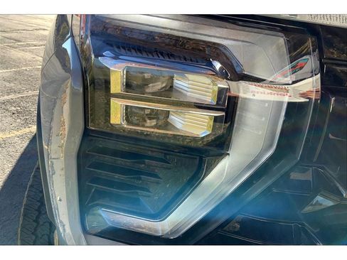 Used 2024 Chevrolet Silverado 2500 ZR2 w/ Technology Package image 29