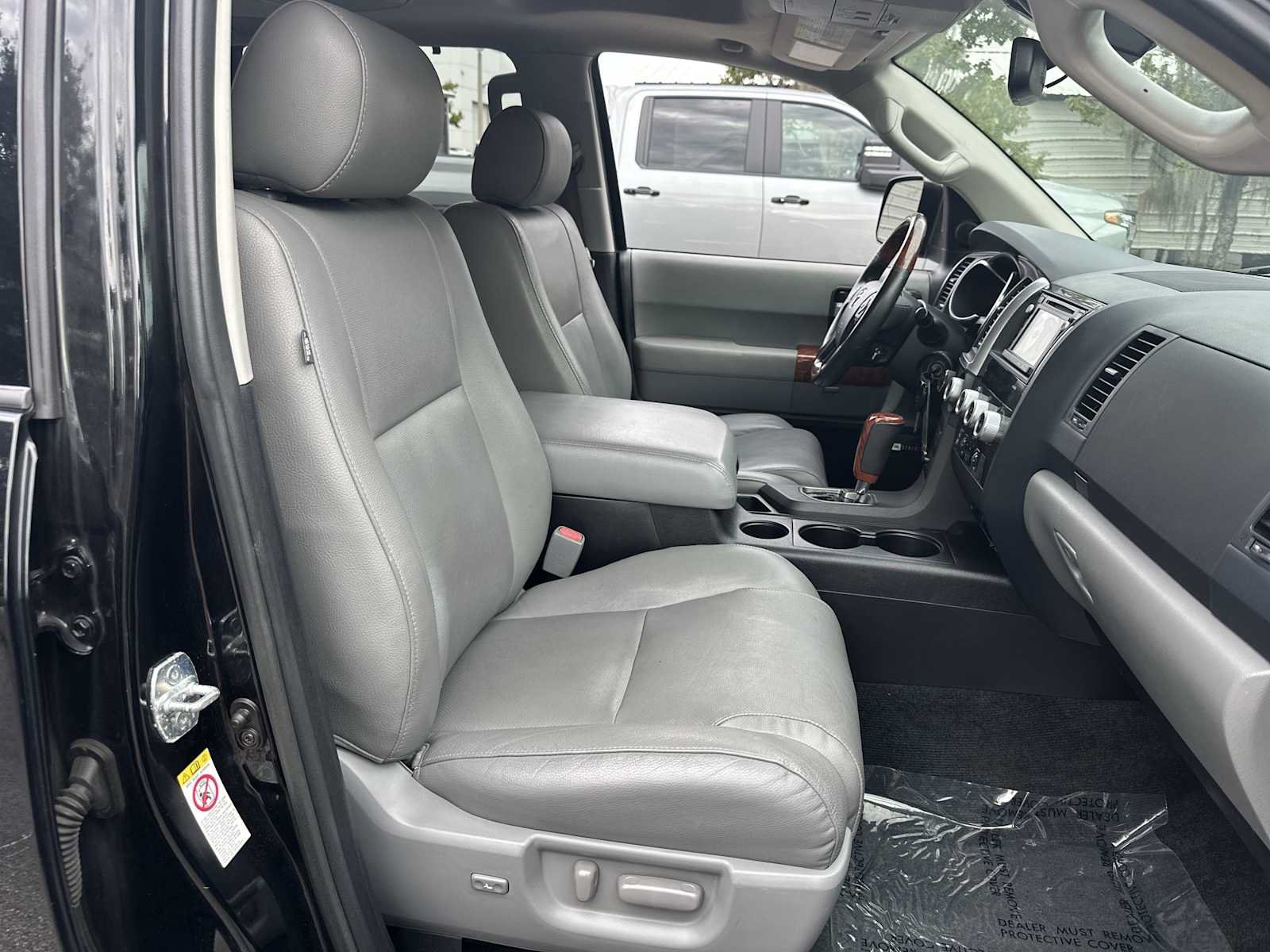 Used 2018 Toyota Sequoia Platinum AWD/4WD image 19