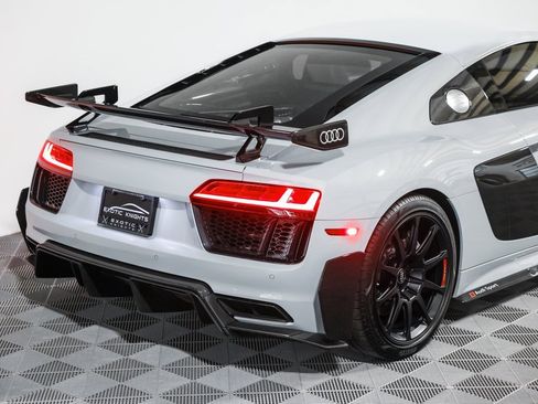 Used 2018 Audi R8 V10 plus w/ Full Leather Package image 7