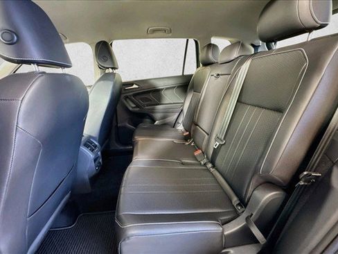 Used 2023 Volkswagen Tiguan SE FWD image 22