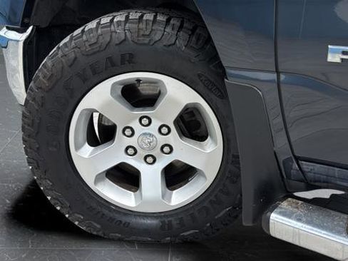 Used 2019 RAM 1500 Big Horn AWD/4WD image 36