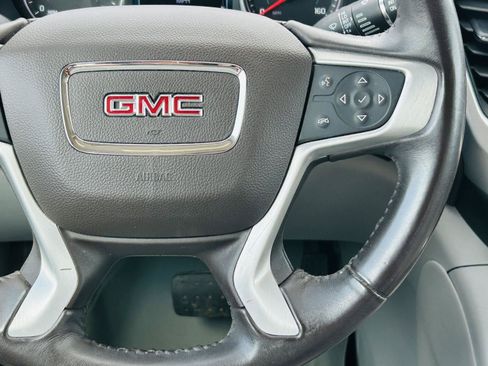 Used 2017 GMC Acadia SLT FWD image 19