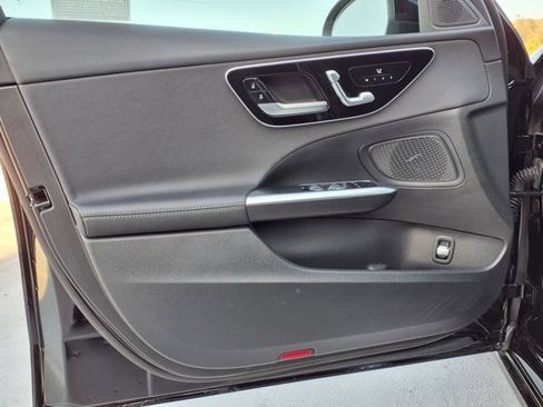 Used 2025 Mercedes-Benz C 300 4MATIC Sedan image 12