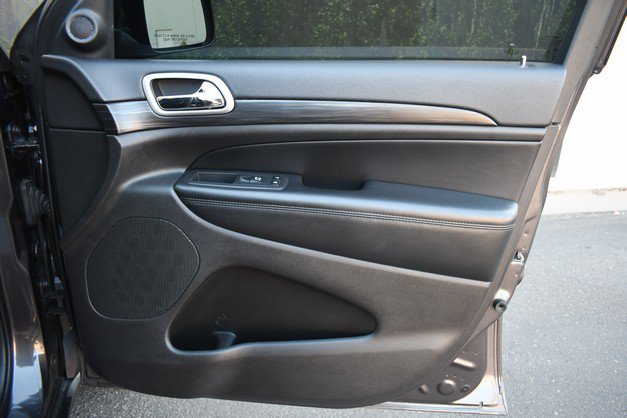 Used 2019 Jeep Grand Cherokee Altitude AWD/4WD image 23