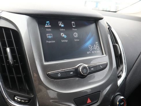 Used 2017 Chevrolet Cruze LT image 22